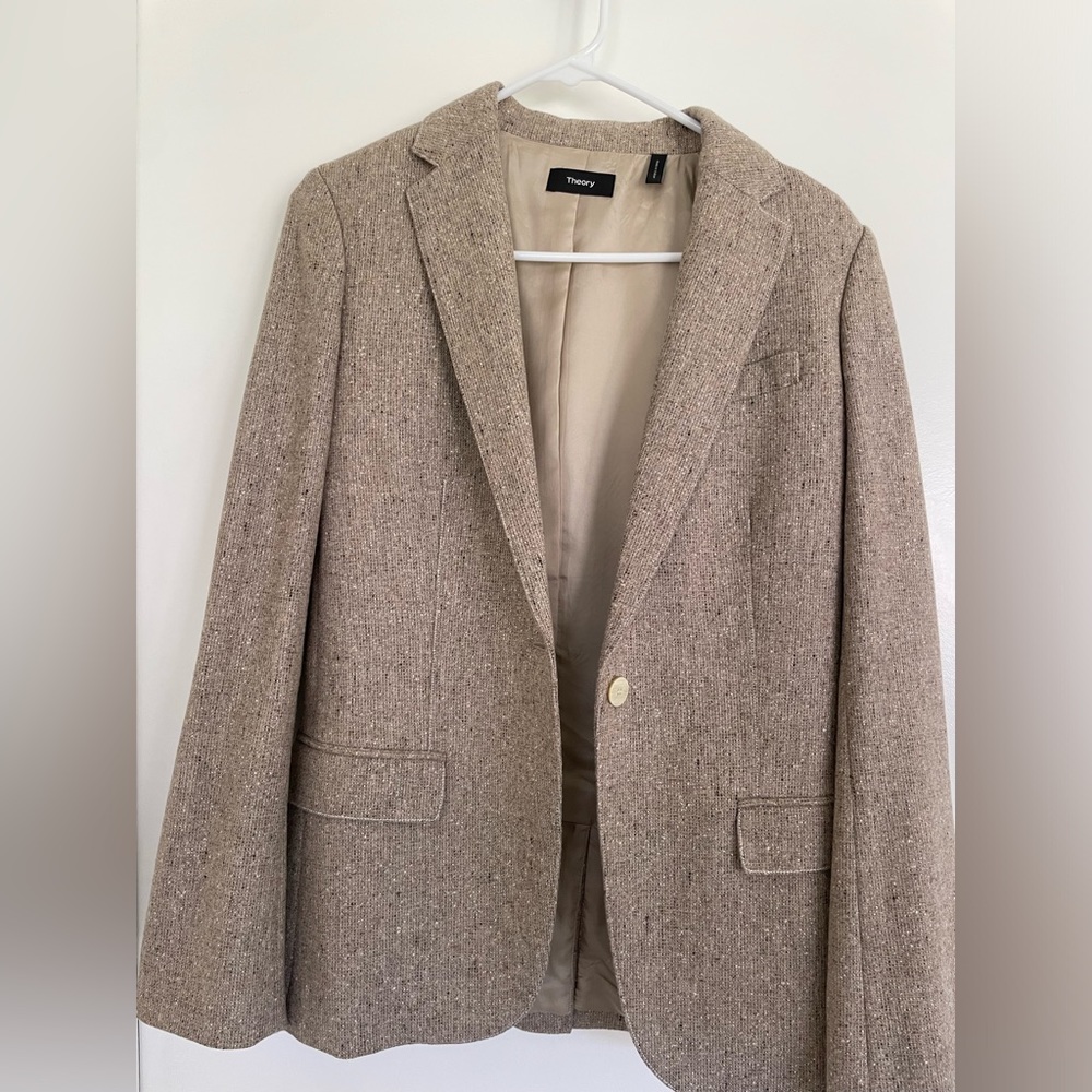 Theory wool blazer perfect for office